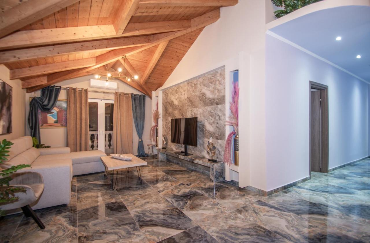 Casa Di Voz Shared Villa Studios With Free Gym Services By 